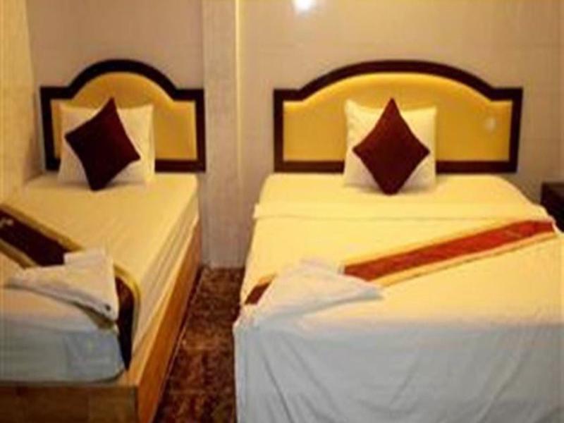 Golden Boat Guesthouse Phnom Penh Exteriör bild